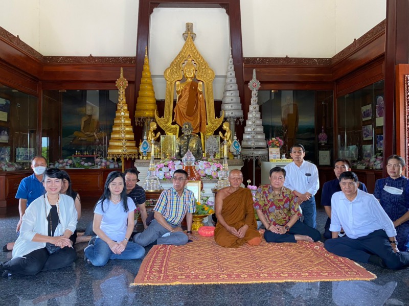ต้อนรับ พล.อ.ชาตอุดม ติตถะสิริ วุฒิสมาชิก วุฒิสภา และคณะ ที่ได้มาสักกระ เทสกเจดีย์ เทสรังสีอนุสรณ์ วัดถ้ำขาม